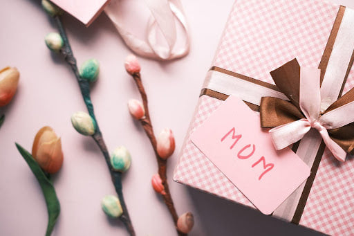 14 Valentine’s Day Gift Ideas Moms Would Love